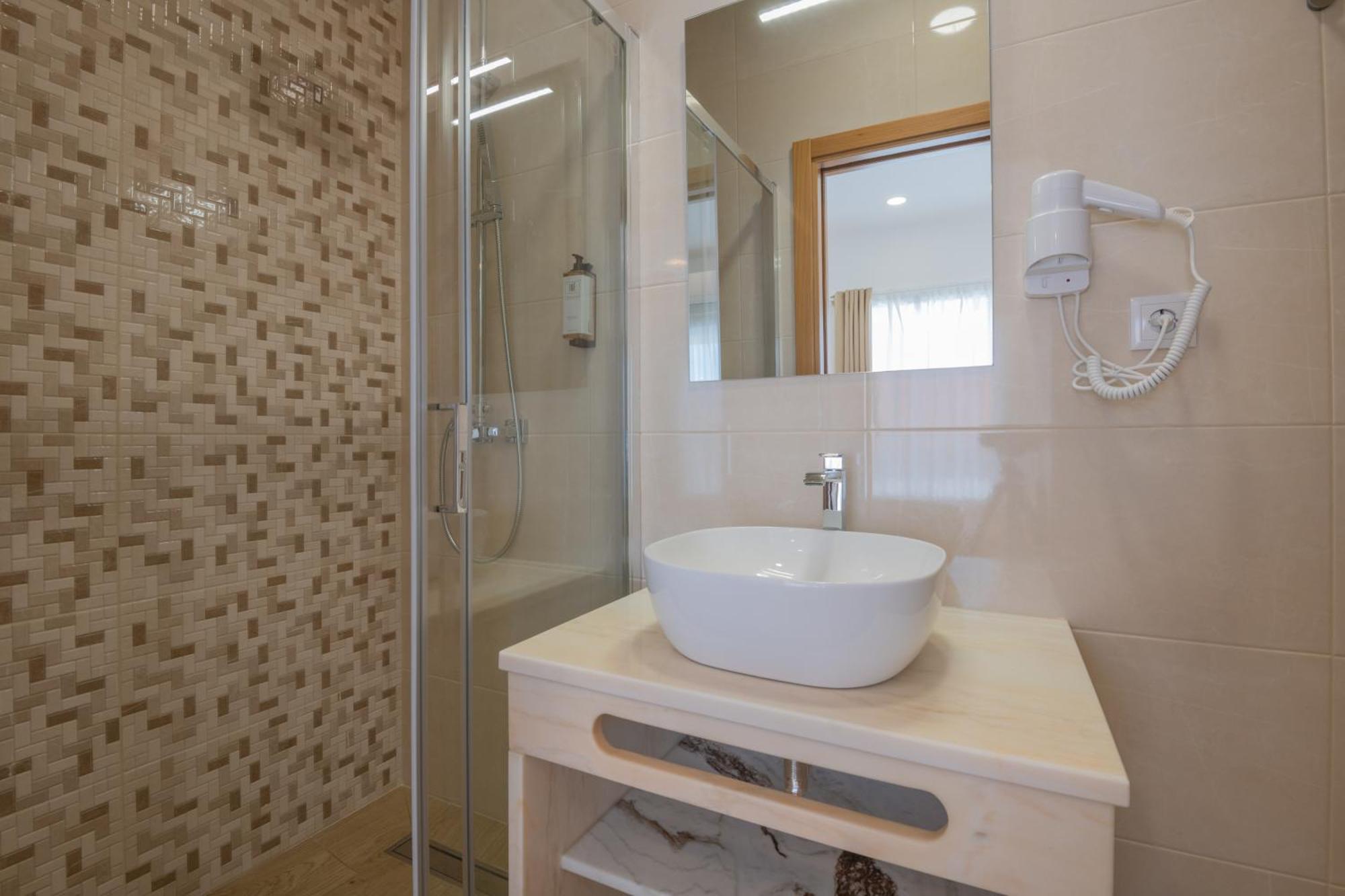 Villa Harbour Rooms & Apartments Вила-Нова-де-Мильфонт Экстерьер фото