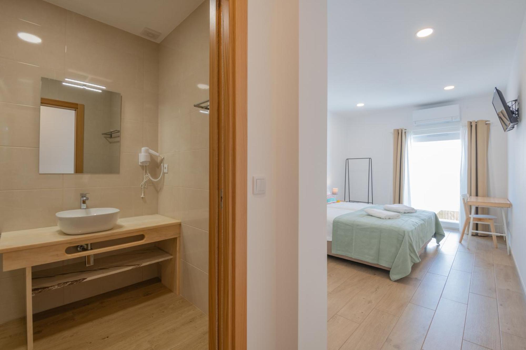 Villa Harbour Rooms & Apartments Вила-Нова-де-Мильфонт Экстерьер фото