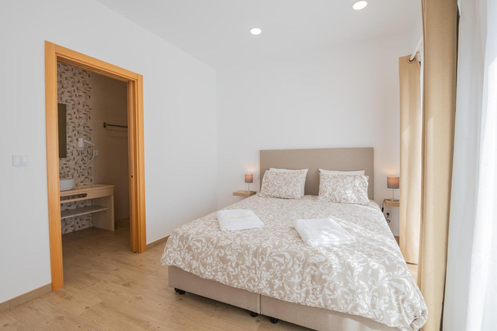 Villa Harbour Rooms & Apartments Вила-Нова-де-Мильфонт Экстерьер фото