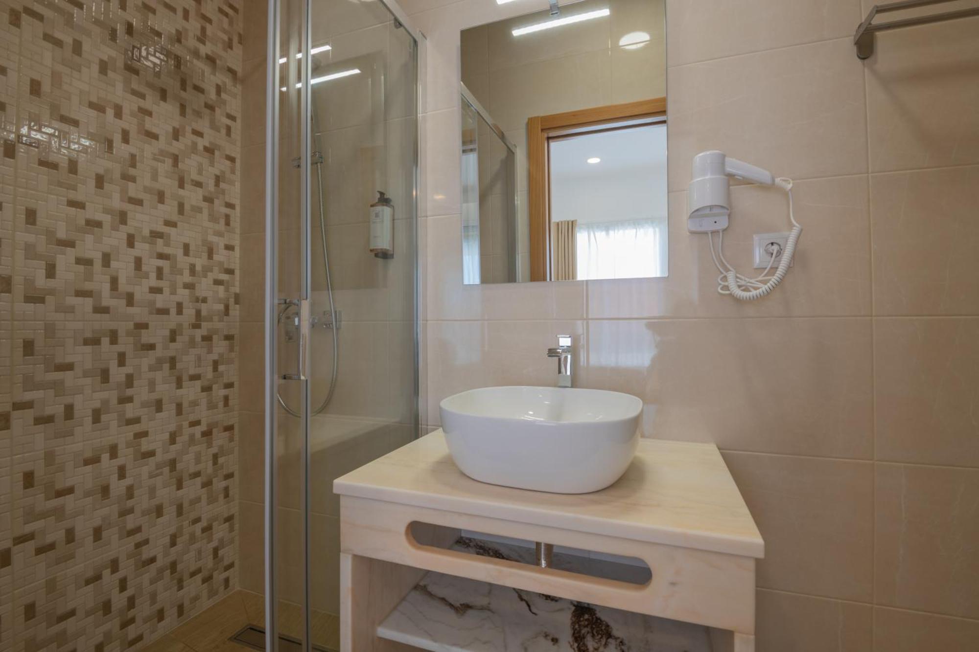 Villa Harbour Rooms & Apartments Вила-Нова-де-Мильфонт Экстерьер фото